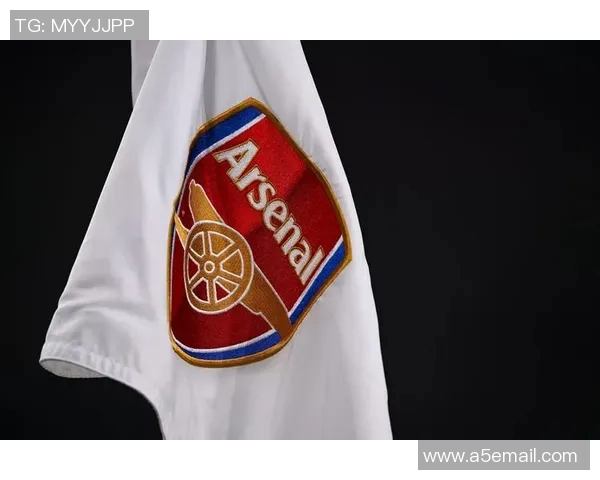 同一天出生的足球巨星们揭秘他们的生日故事与传奇人生